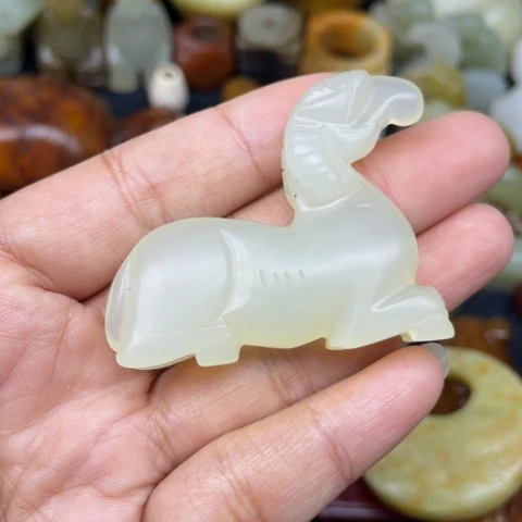 蛇纹石玉未镶嵌颈饰109