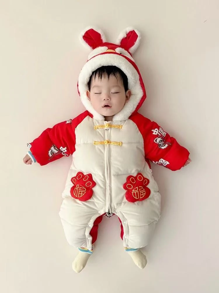 宝宝红色款式年服中国虎狮图案年服哈衣