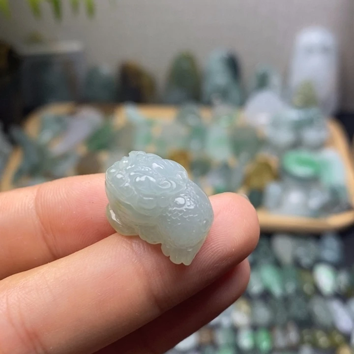 颈饰未镶嵌翡翠金蟾