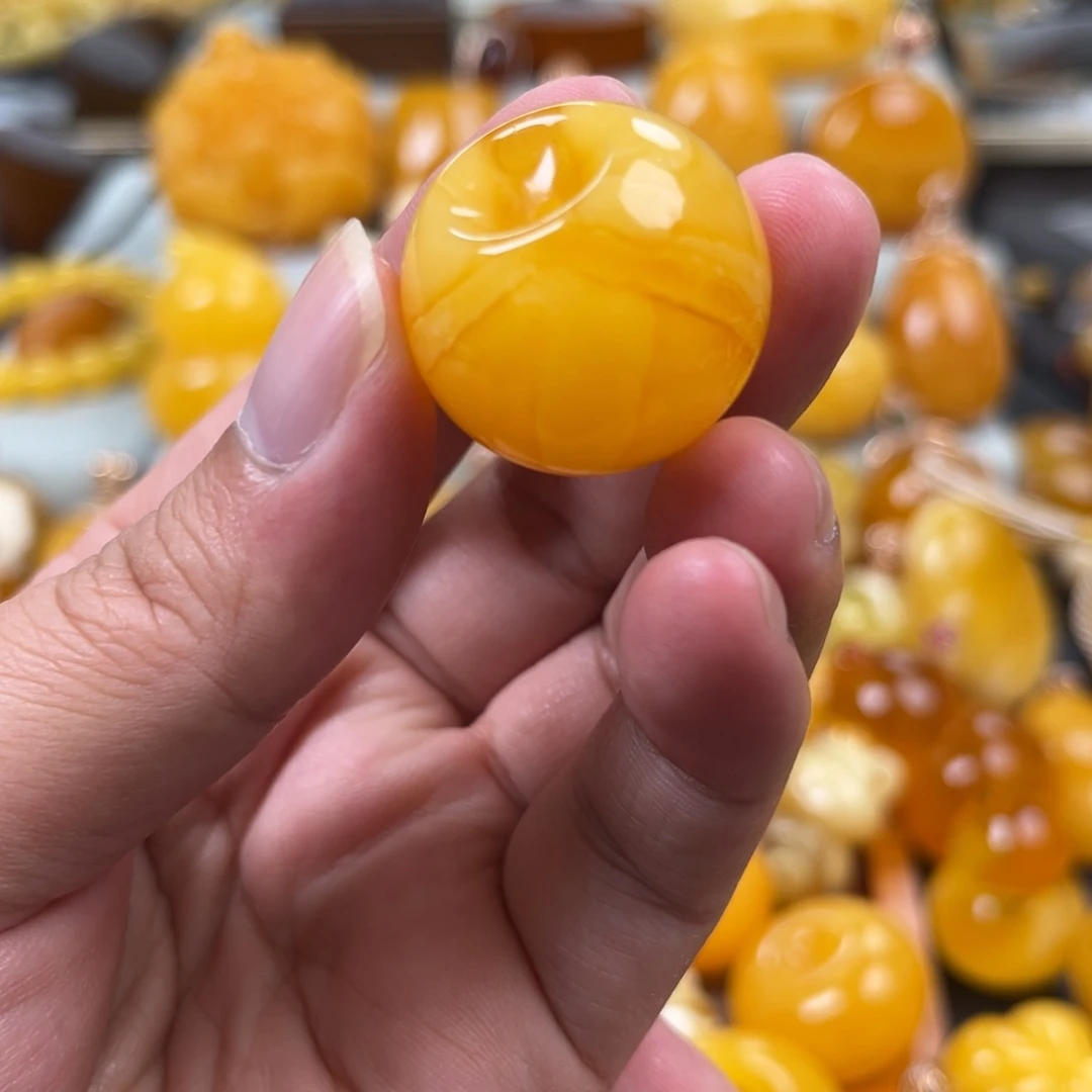 蜜蜡未镶嵌珠宝奇石