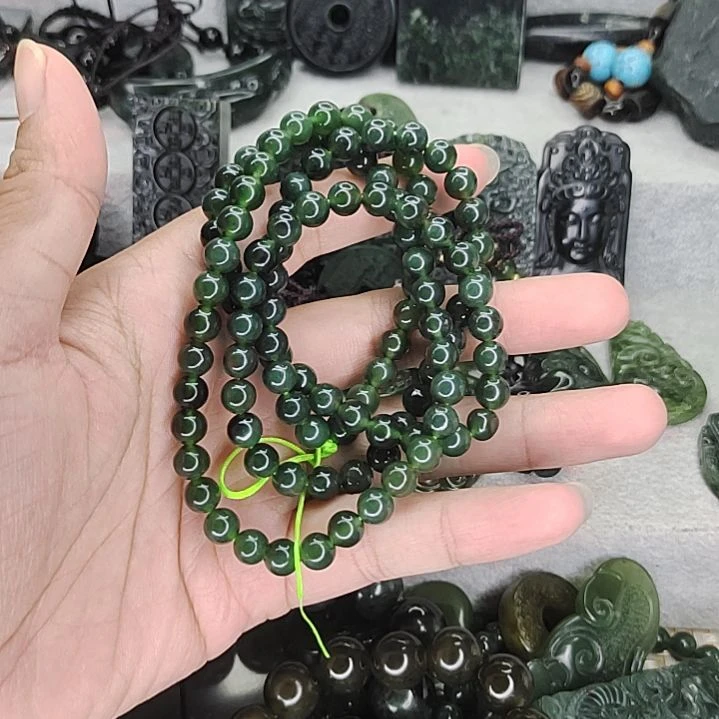 未镶嵌蛇纹石玉吊坠