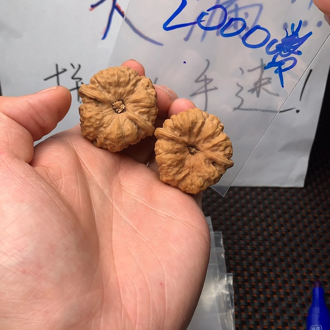 文玩核桃吊坠刚才家家户户