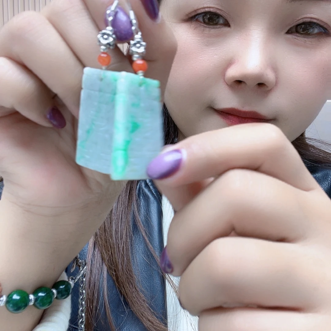 翡翠未镶嵌颈饰耳坠