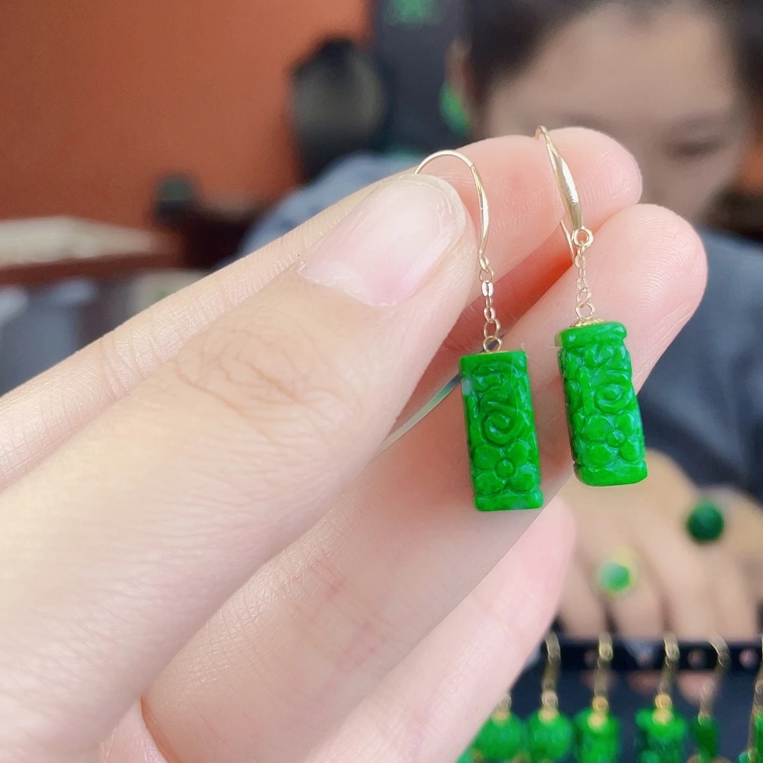 翡翠18K金镶嵌耳饰