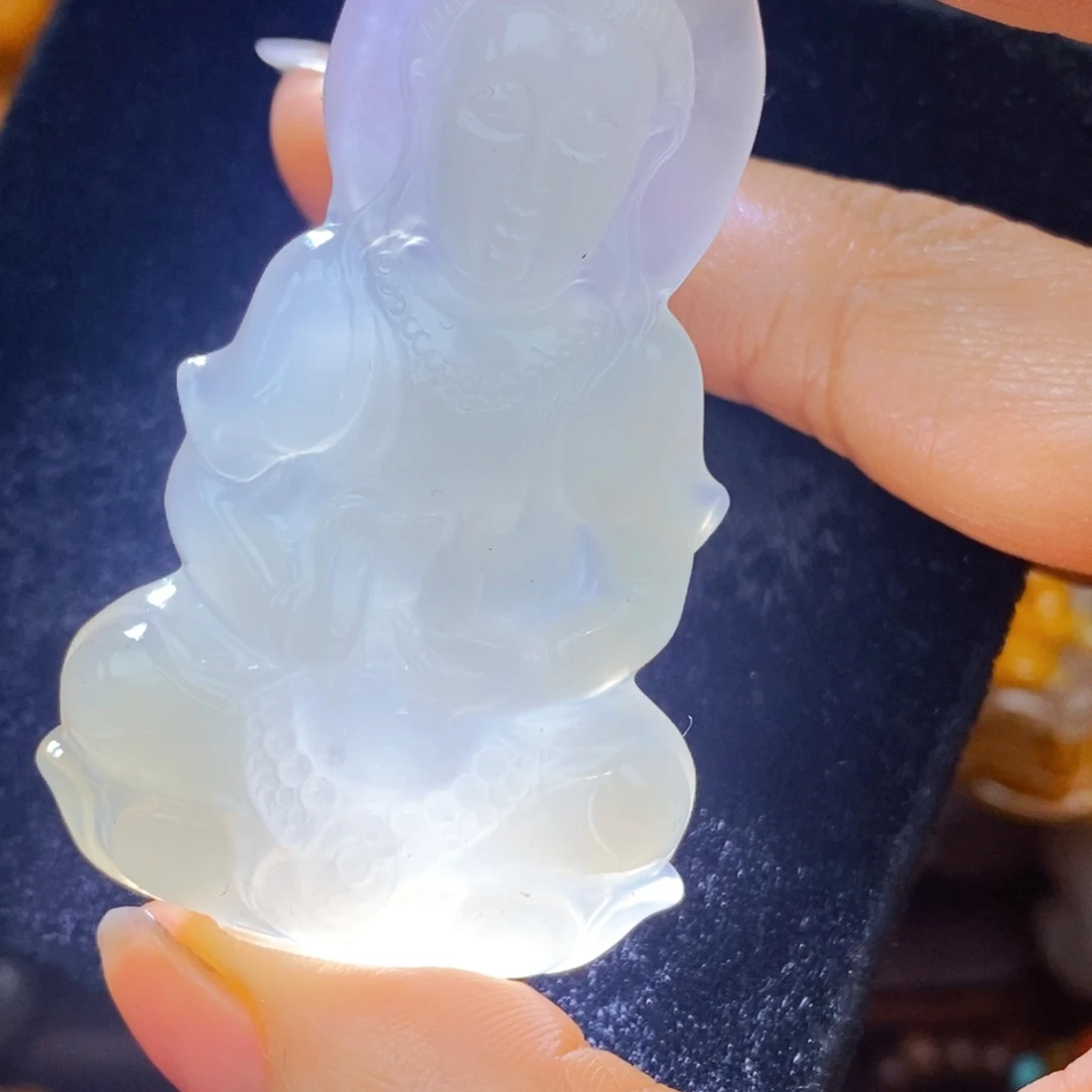 未镶嵌石英质玉（黄龙玉）颈饰