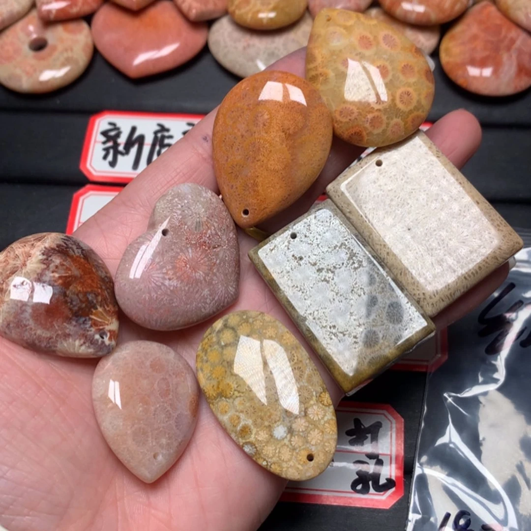 【闪购商品】硅化玉颈饰未镶嵌红*