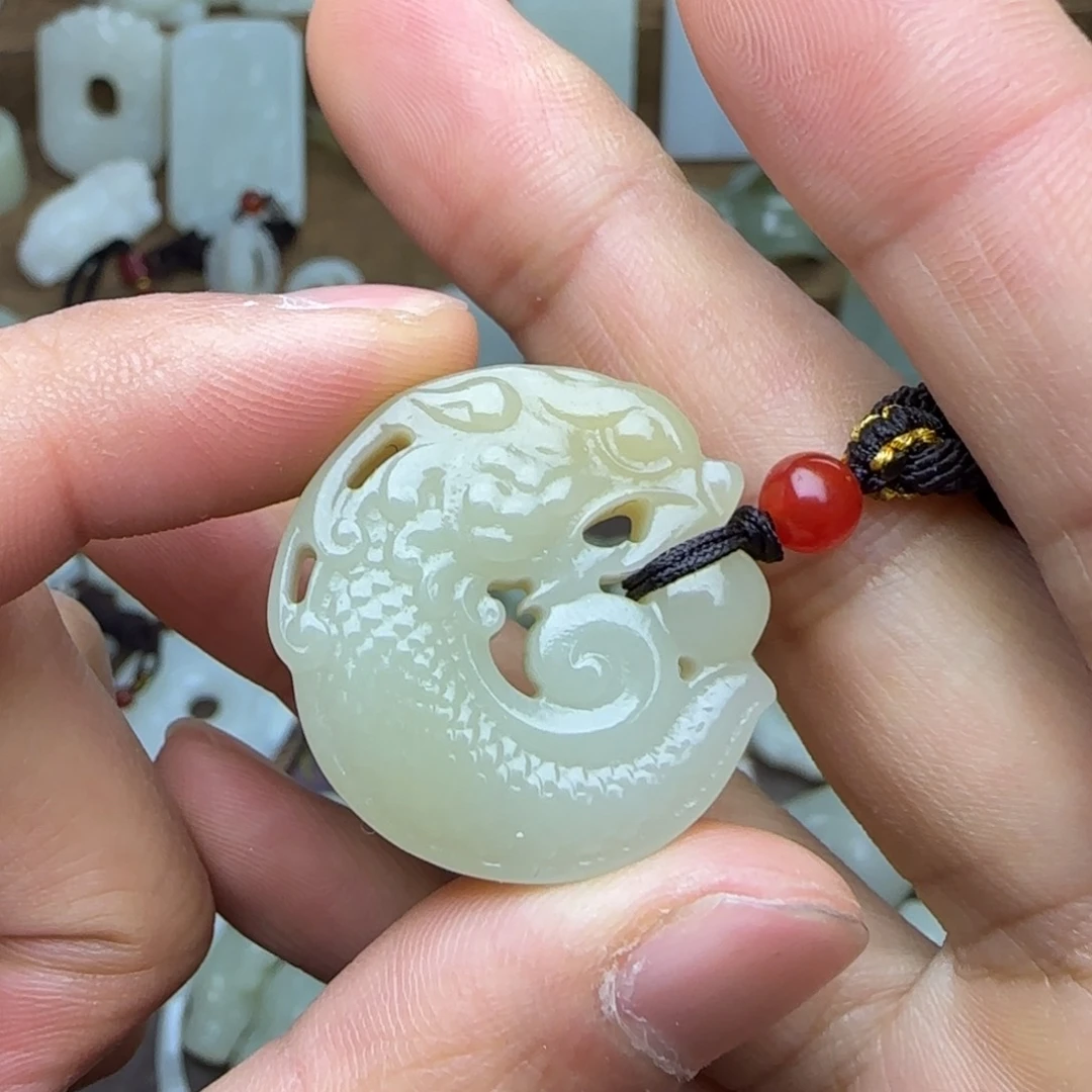 和田玉挂件未镶嵌鱼化龙