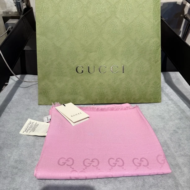 99新 GUCCI/古驰 复燃精选/粉色老花围巾