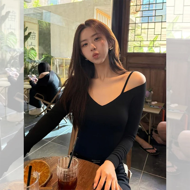 别致独特漂亮内搭黑色V领露肩打底小衫女秋冬洋气百搭长袖T恤上衣