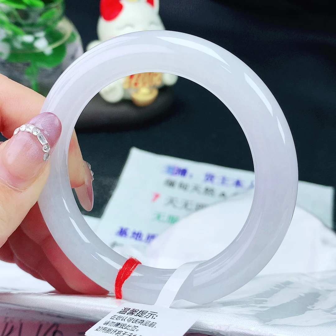 翡翠手镯未镶嵌54圈