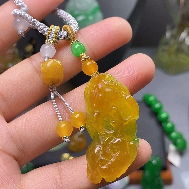 吊坠(赠链)未镶嵌翡翠
