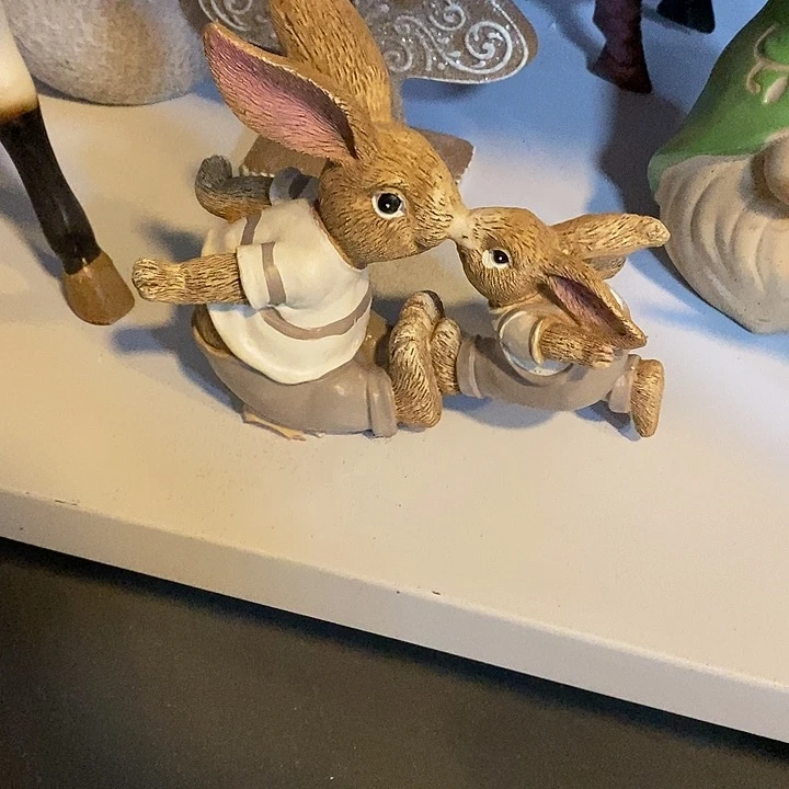 树脂制品兔子摆件