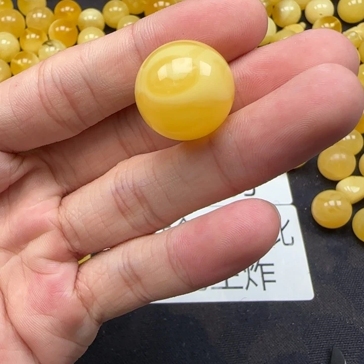 未镶嵌琥珀裸石天然83