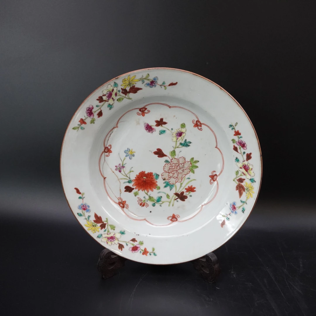 Lot.25080477清乾隆粉彩花卉纹赏盘 直径：约22.7cm
