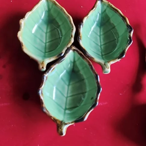 瓷片瓷片，摆件，都有微瑕疵，