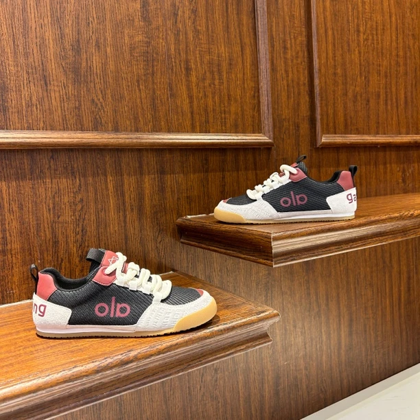 【文麒潮鞋】秋季新款男鞋皮面拼接复古百搭时尚潮流低帮男士休闲鞋