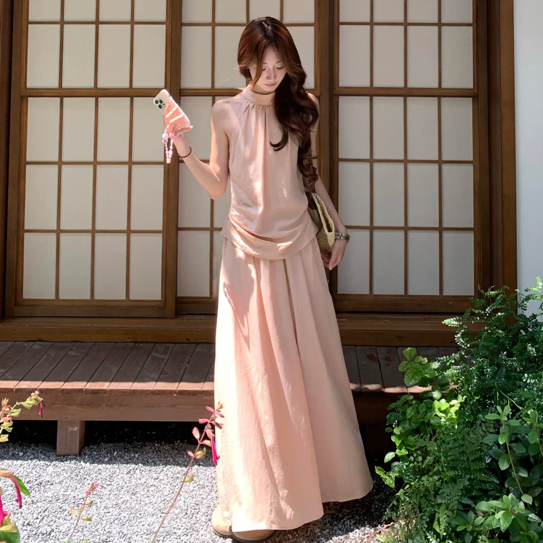 粉色挂脖连衣裙子女夏季2025高级感轻熟小众不撞款长裙套装4255