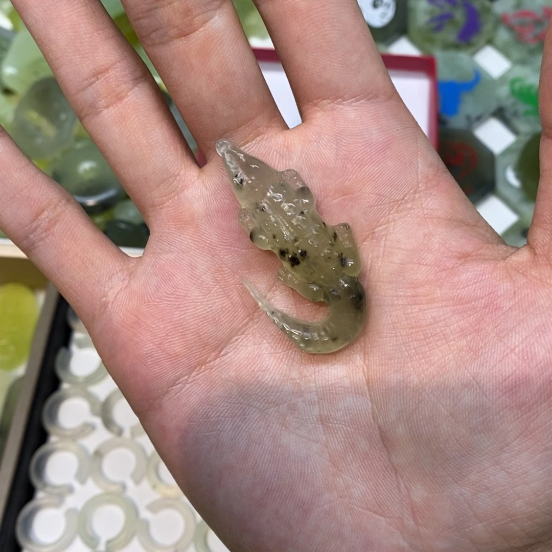 岫玉未镶嵌吊坠(不含链)