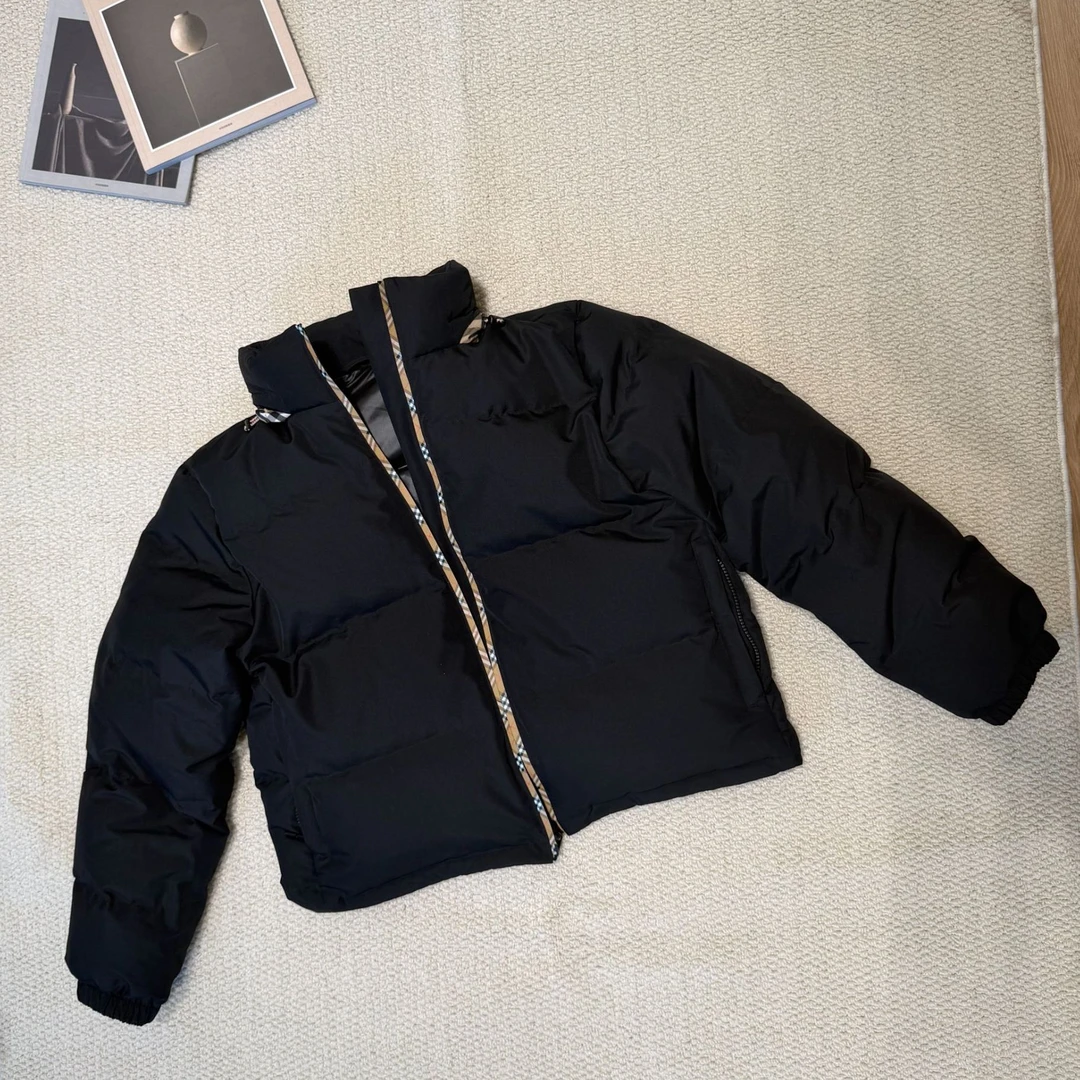 DR-格纹装饰隐藏帽短款羽绒服