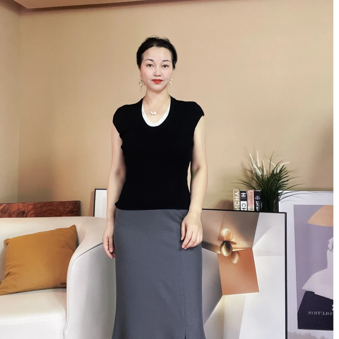 定制单假二件包袖V领撞色高温烫钻针织衫显瘦气场