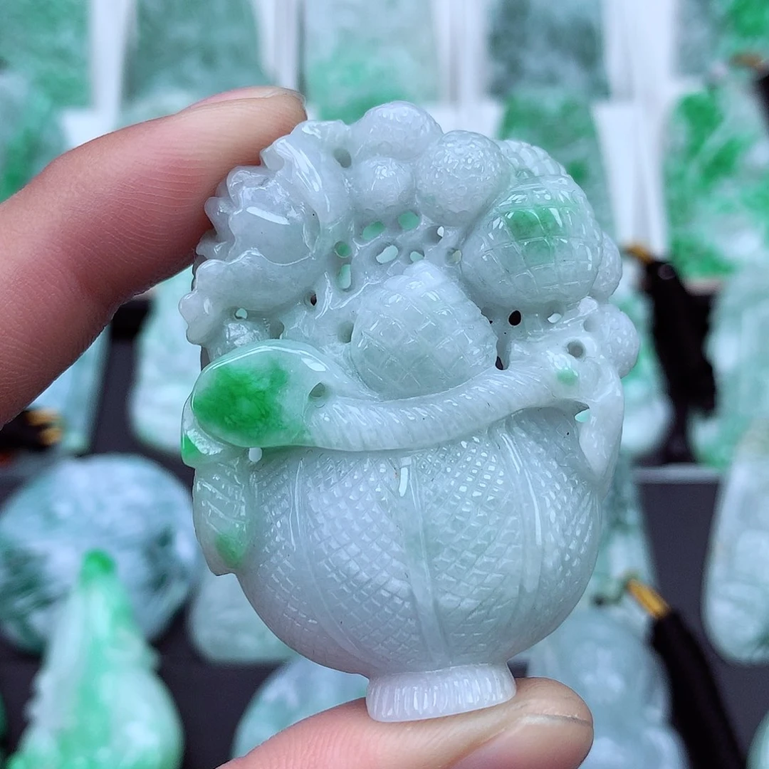 翡翠颈饰未镶嵌翡翠吊坠