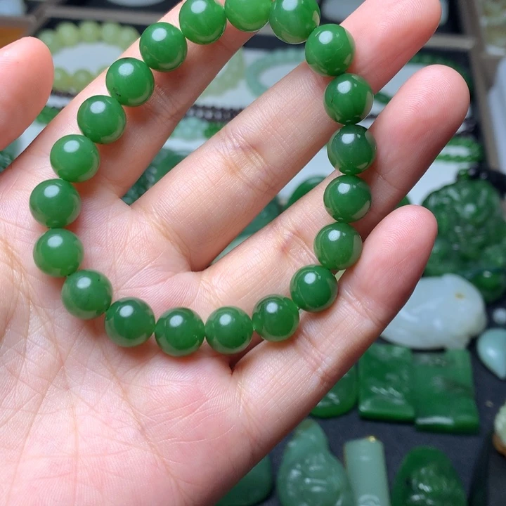 ****妙和田玉未镶嵌颈饰