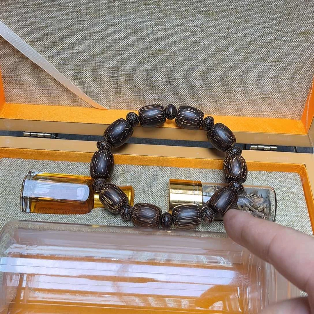 大叶紫檀（黑酸枝木类）