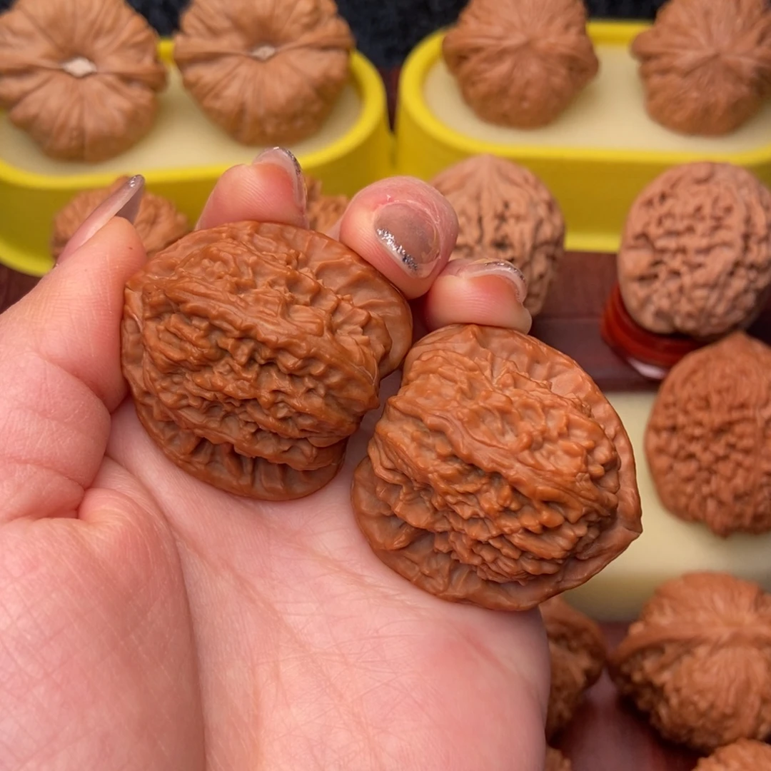 把件文玩核桃36三角白“精品 开播漏”