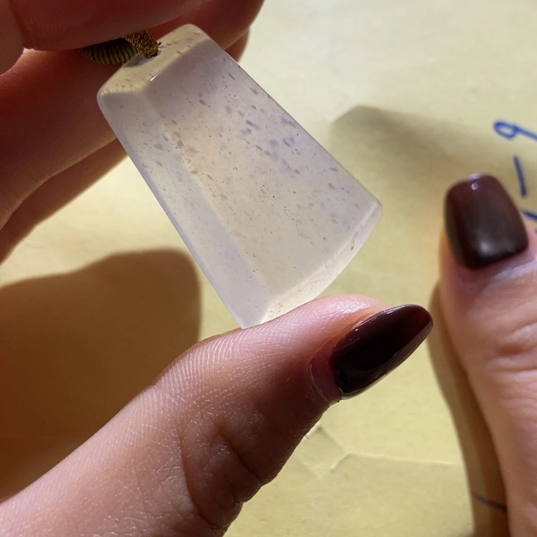 石英质玉未镶嵌颈饰