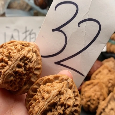 吊坠桃核39全品三角白