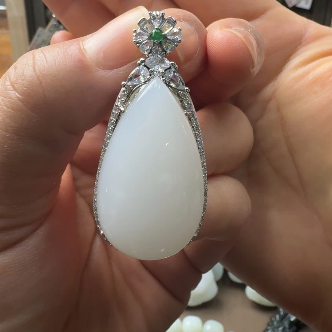 和田玉未镶嵌吊坠(不含链)