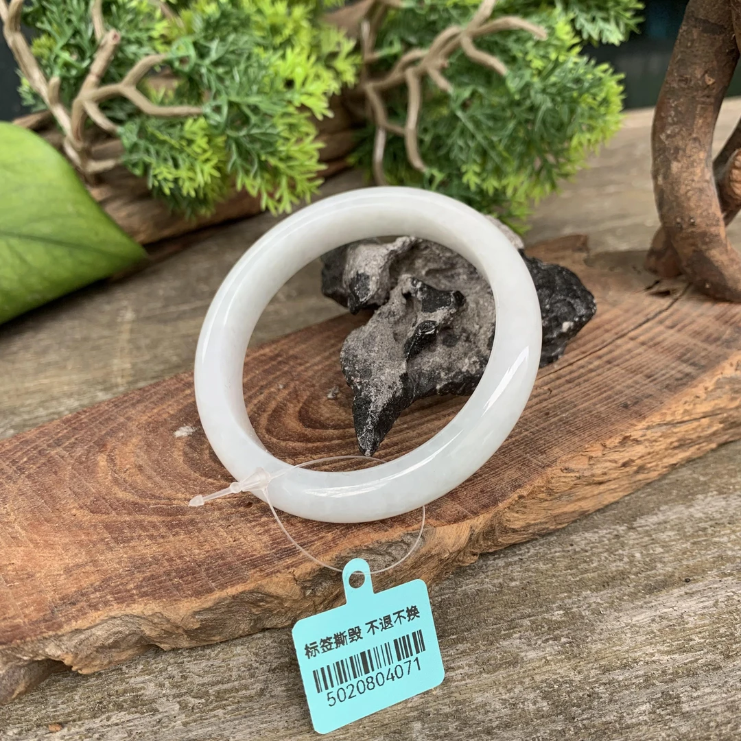 浅绿色翡翠手镯53天然淡绿翡翠手镯4071缅甸浅绿翡翠镯美人玉镯