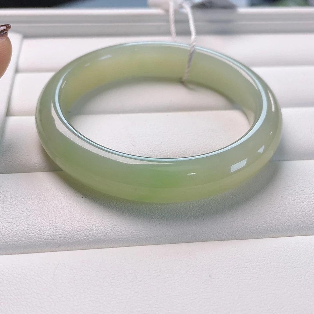 和田玉未镶嵌手镯 冰胶晴底翠