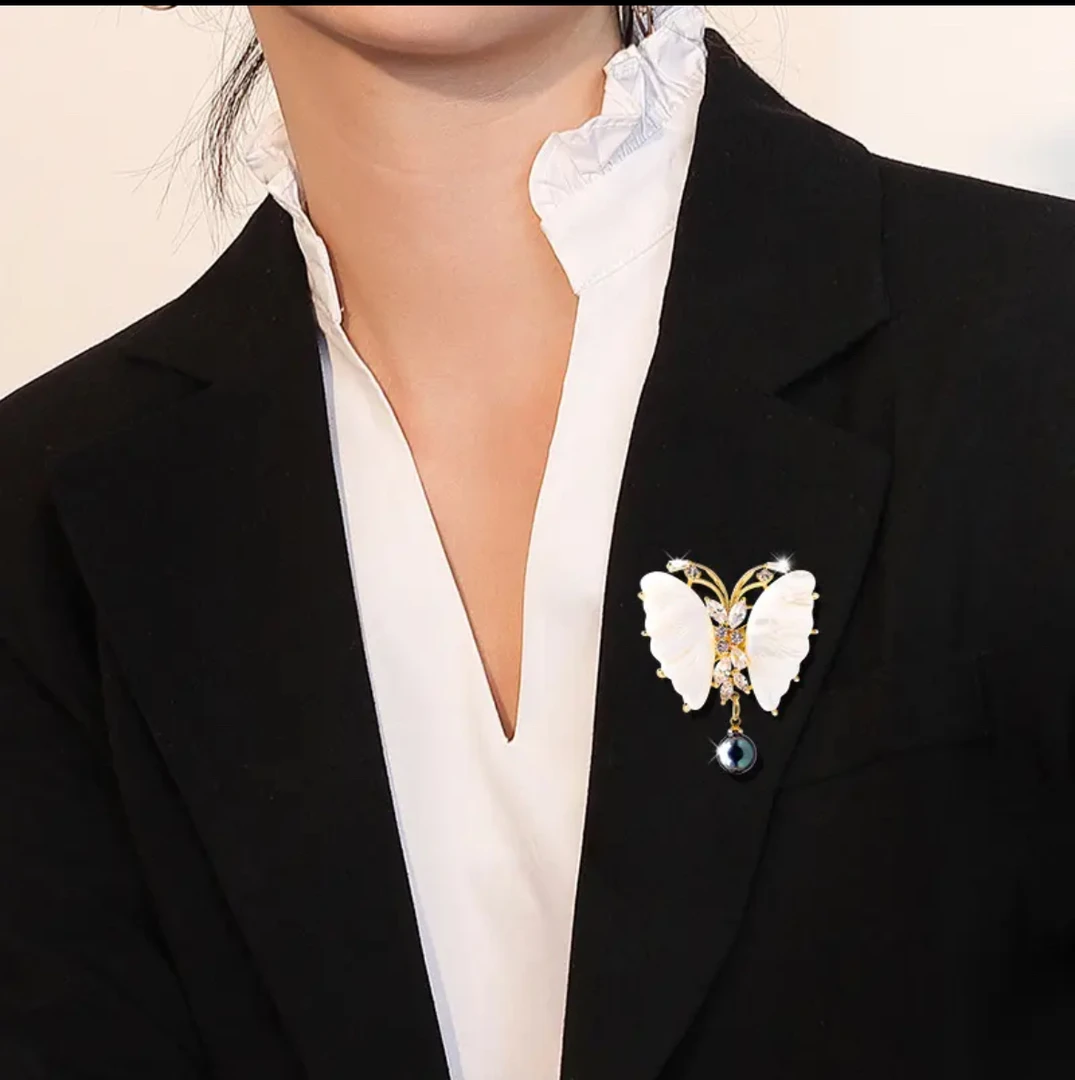 铜合金胸针 高档蝴蝶高奢气质时尚百搭经典优雅西装配饰胸针-273