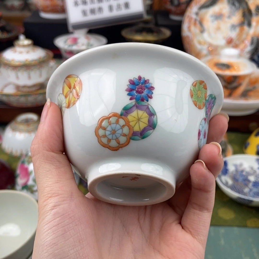 陶瓷的设计师是一个