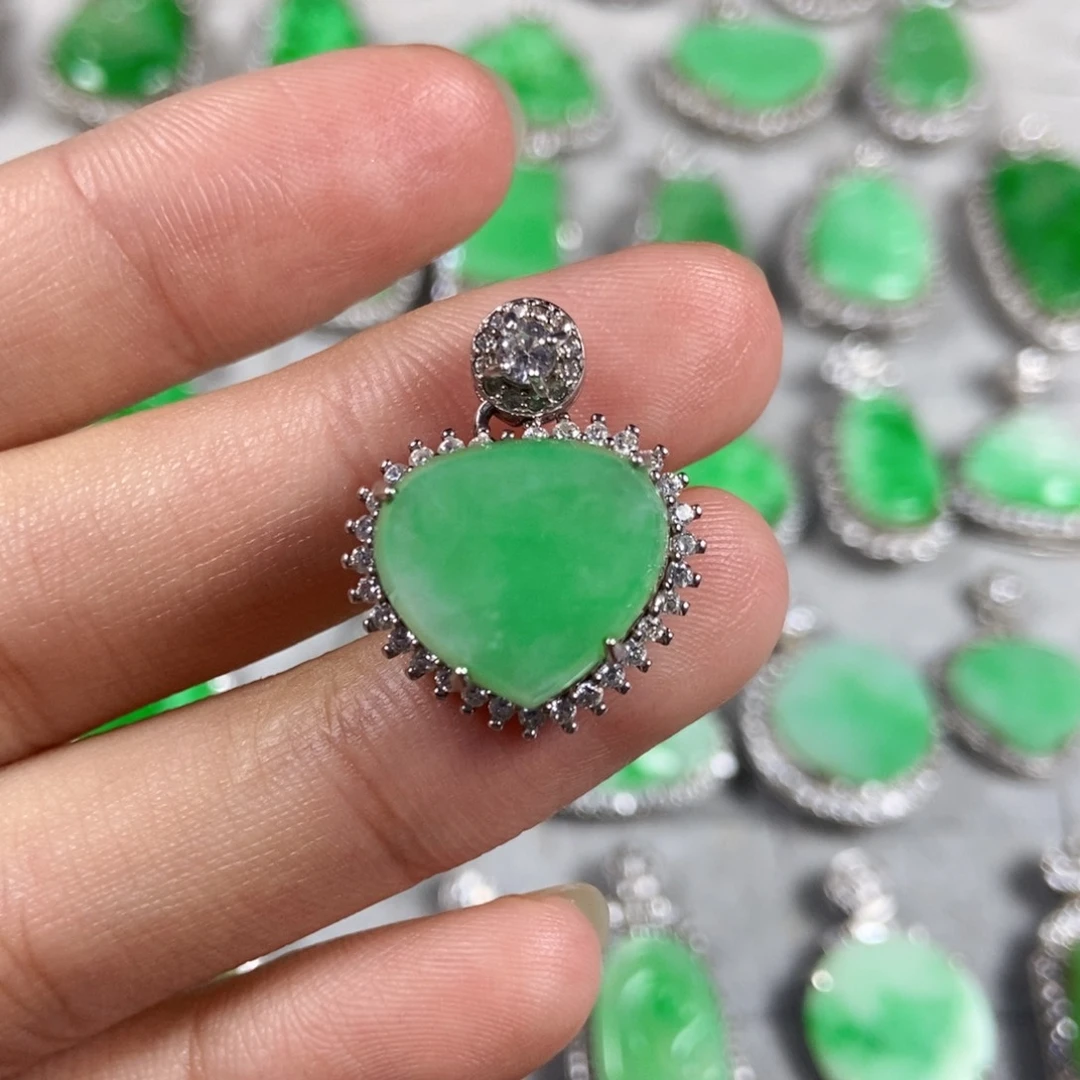 颈饰未镶嵌翡翠爱心