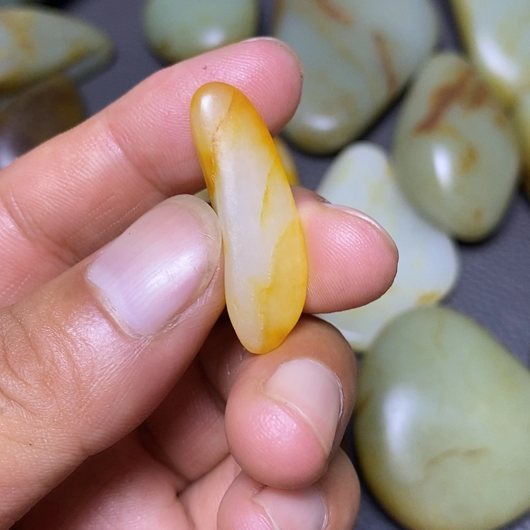 未镶嵌和田玉（糖玉）挂件