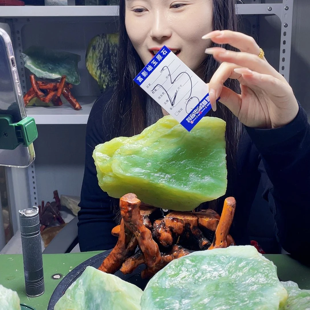 蛇纹石玉未镶嵌岫玉梦**动