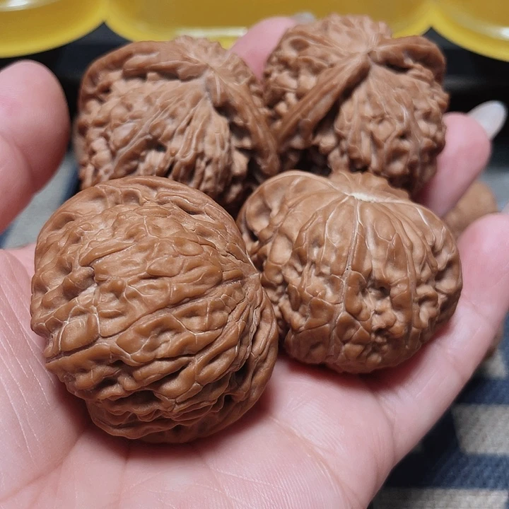 文玩核桃把件冰*铁白狮子45磨盘43