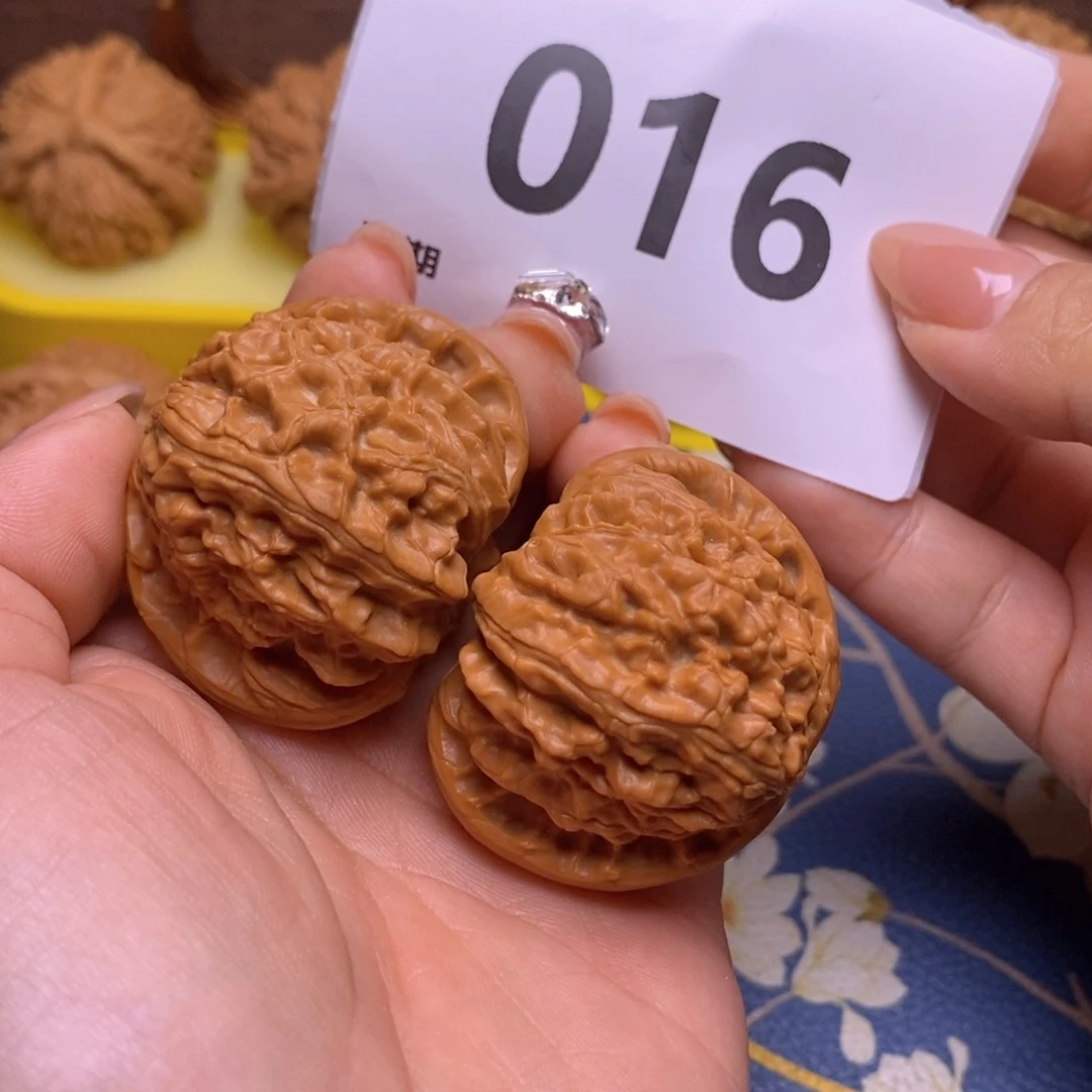 文玩核桃把件016白狮子42