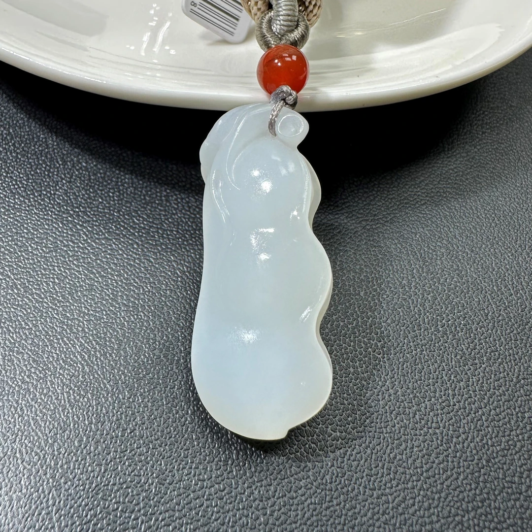 俄料白玉芭莎料苏工手工雕刻福豆(裸石36*15*9mm)吊坠白色气质