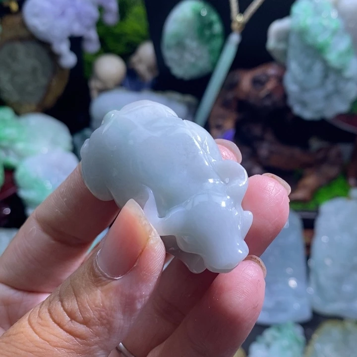 【闪购商品】颈饰未镶嵌翡翠牛