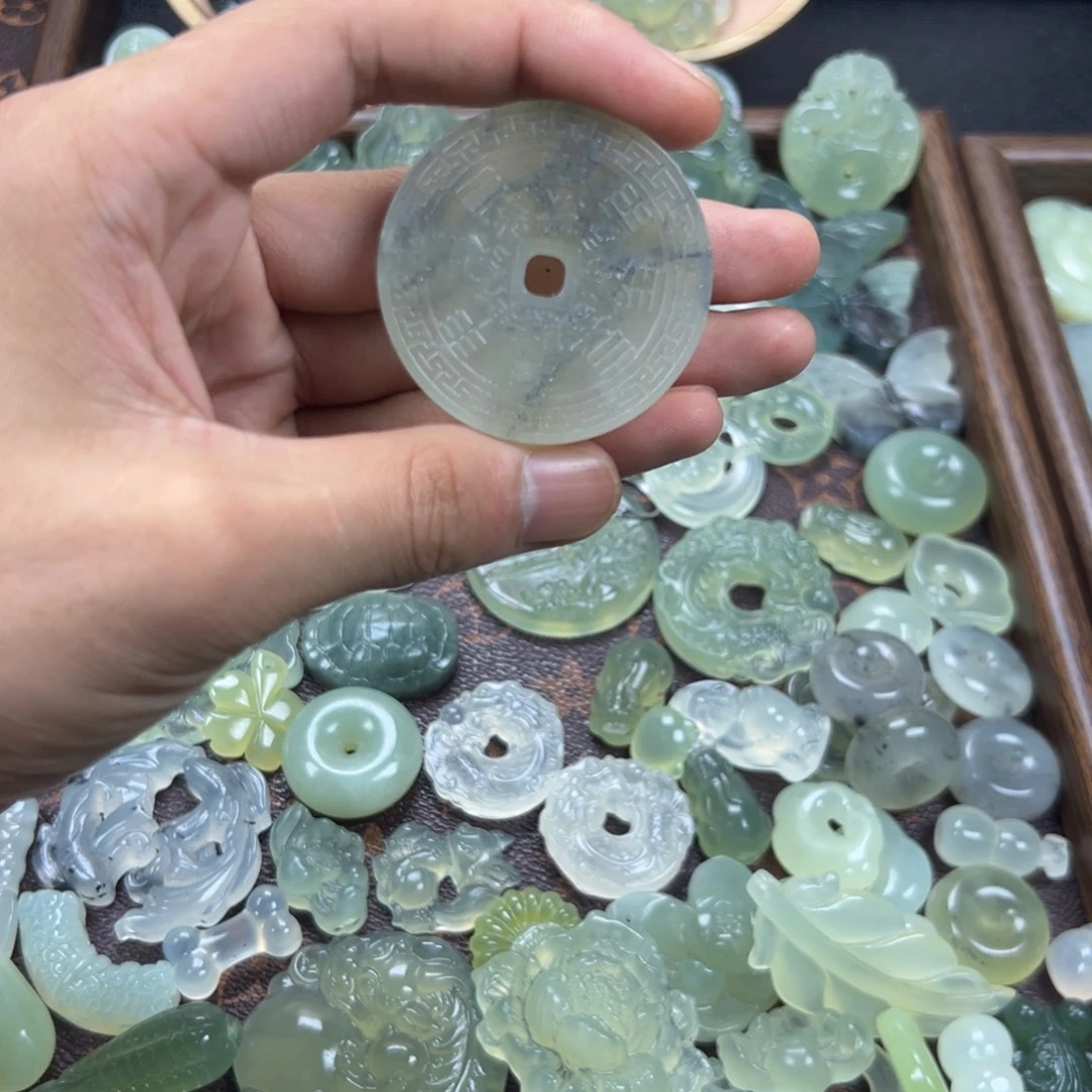 蛇纹石玉合金颈饰