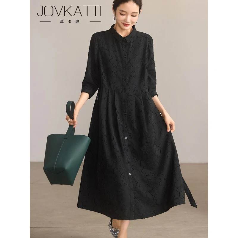 卓卡缇时尚翻领烧花连衣裙女2025年秋季新款气质长裙大码女装