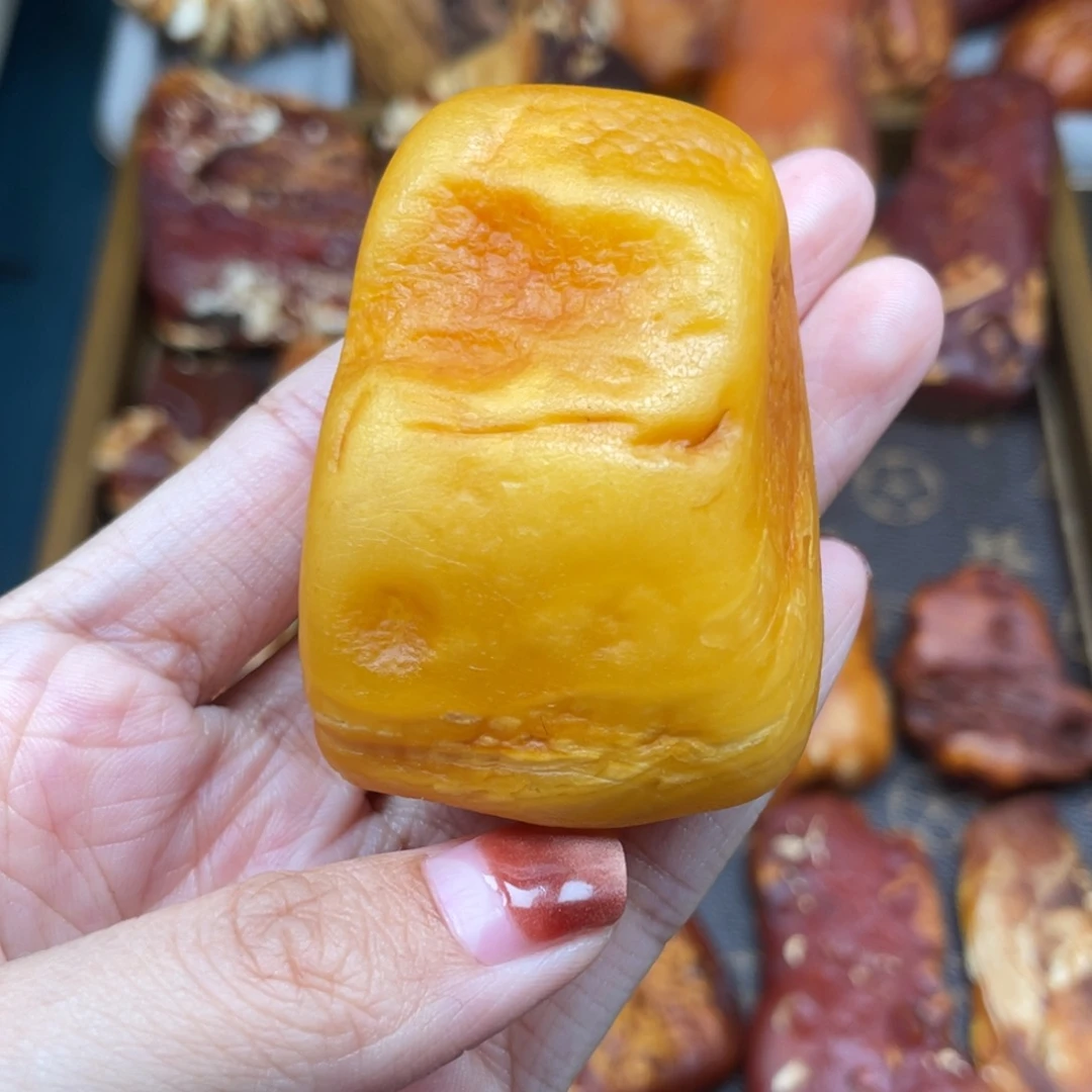 琥珀未镶嵌珠宝奇石
