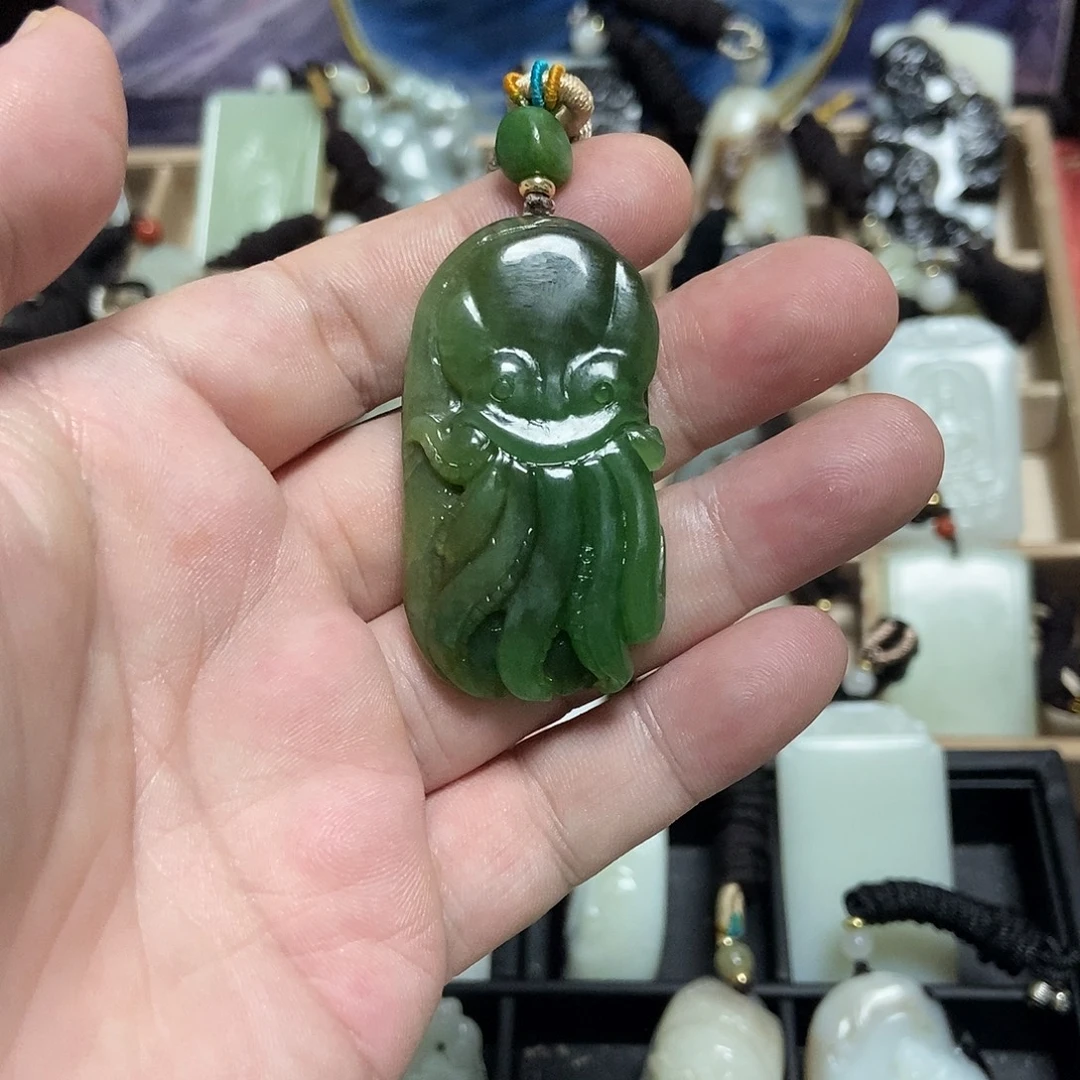 有***灰和田玉（糖玉）未镶嵌颈饰
