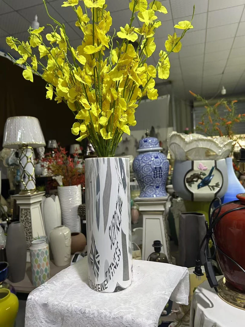 微瑕202410外贸陶瓷花瓶高度24.5口径7.5厘米