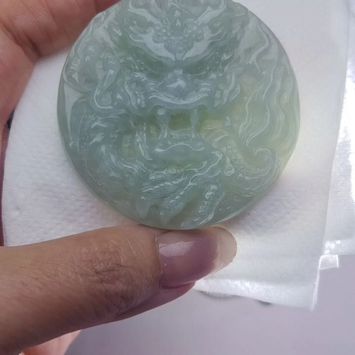 翡翠颈饰未镶嵌天然的A货翡翠多样性发货