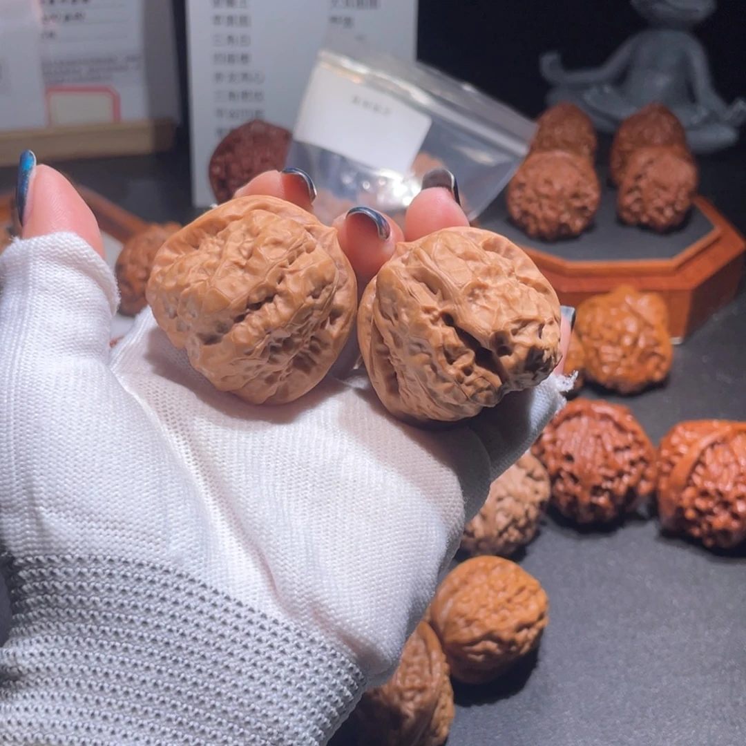 文玩核桃吊坠39.42蛤蟆头8259