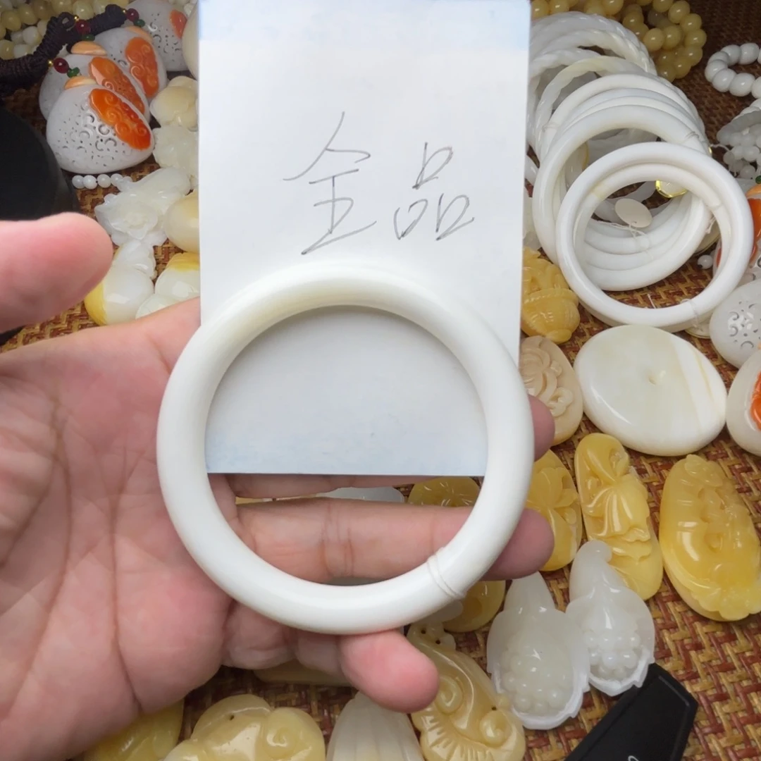 非金属贝壳口经56.6玉化手镯